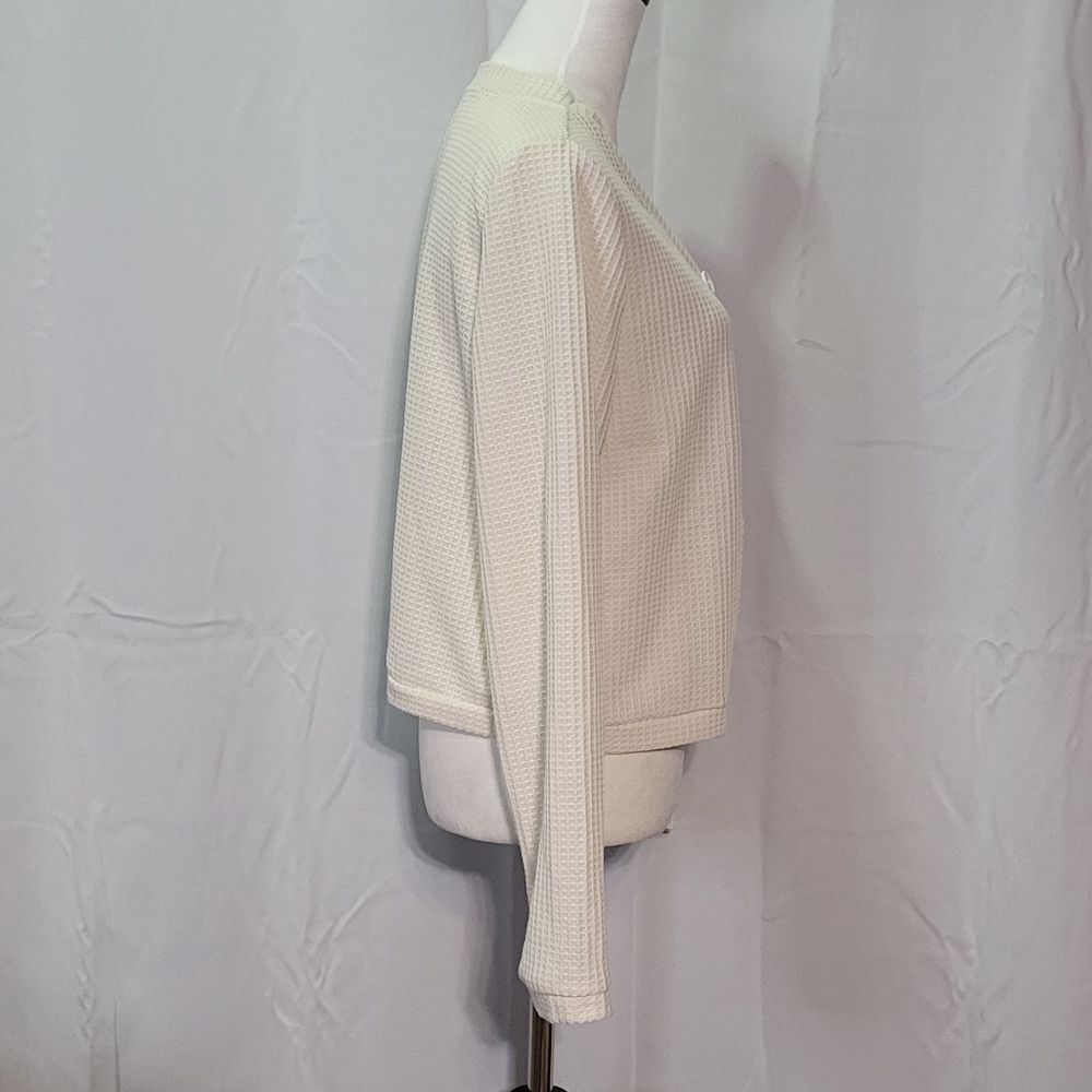 Dazy SHEIN Women's Cream Button Front Long Sleeve Knit Top Size Medium ๐ - Picture 6 of 12